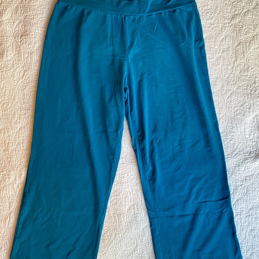 VSX Women's teal yoga capris